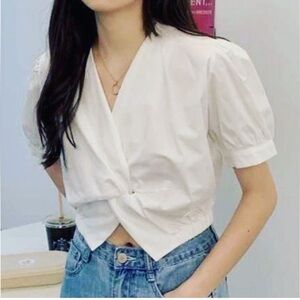 3/$25 Feng Zhijiang White Puff Sleeve Blouse